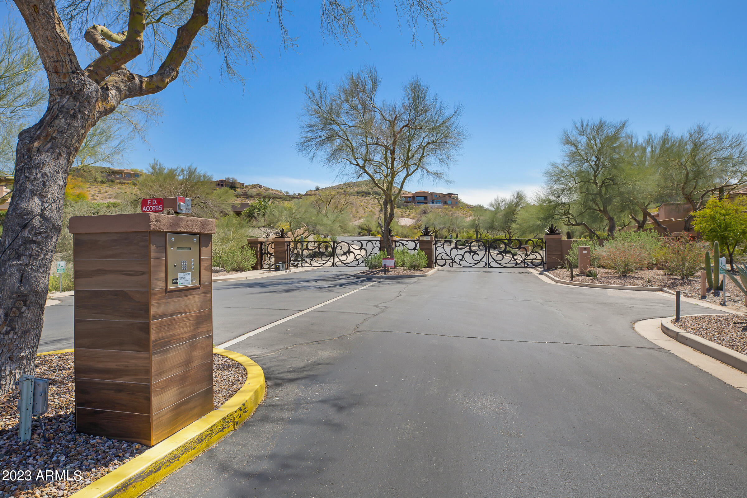 2134 East Barkwood Road, Unit 20 Phoenix, AZ 85048 - Photo 2 of 23 2134 E Barkwood Rd-23