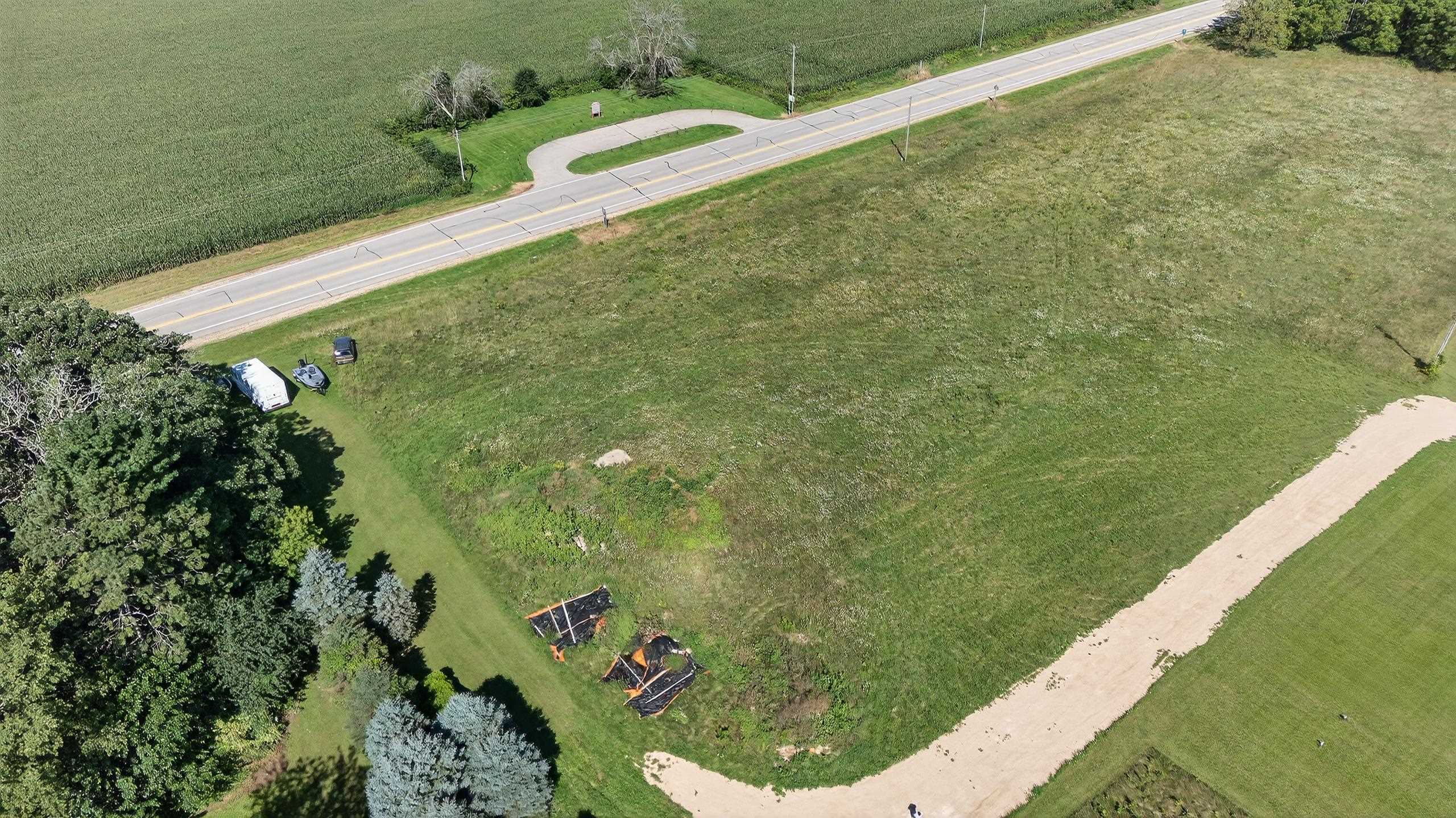 W7896 Loveland Road Poynette, WI 53955 - Photo 4 of 9