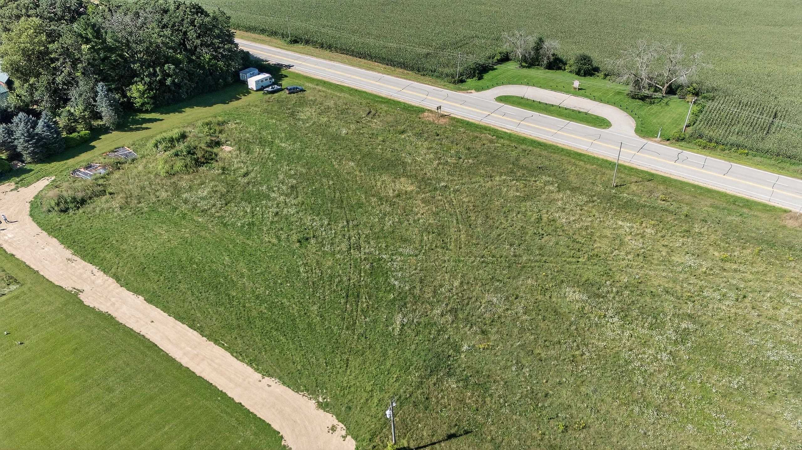 W7896 Loveland Road Poynette, WI 53955 - Photo 5 of 9