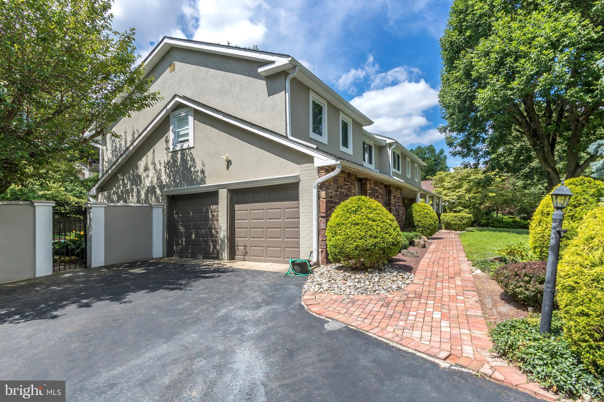 1252 Mettler Road Huntingdon Valley, PA 19006 - Photo 4 of 42 2 Car Garage