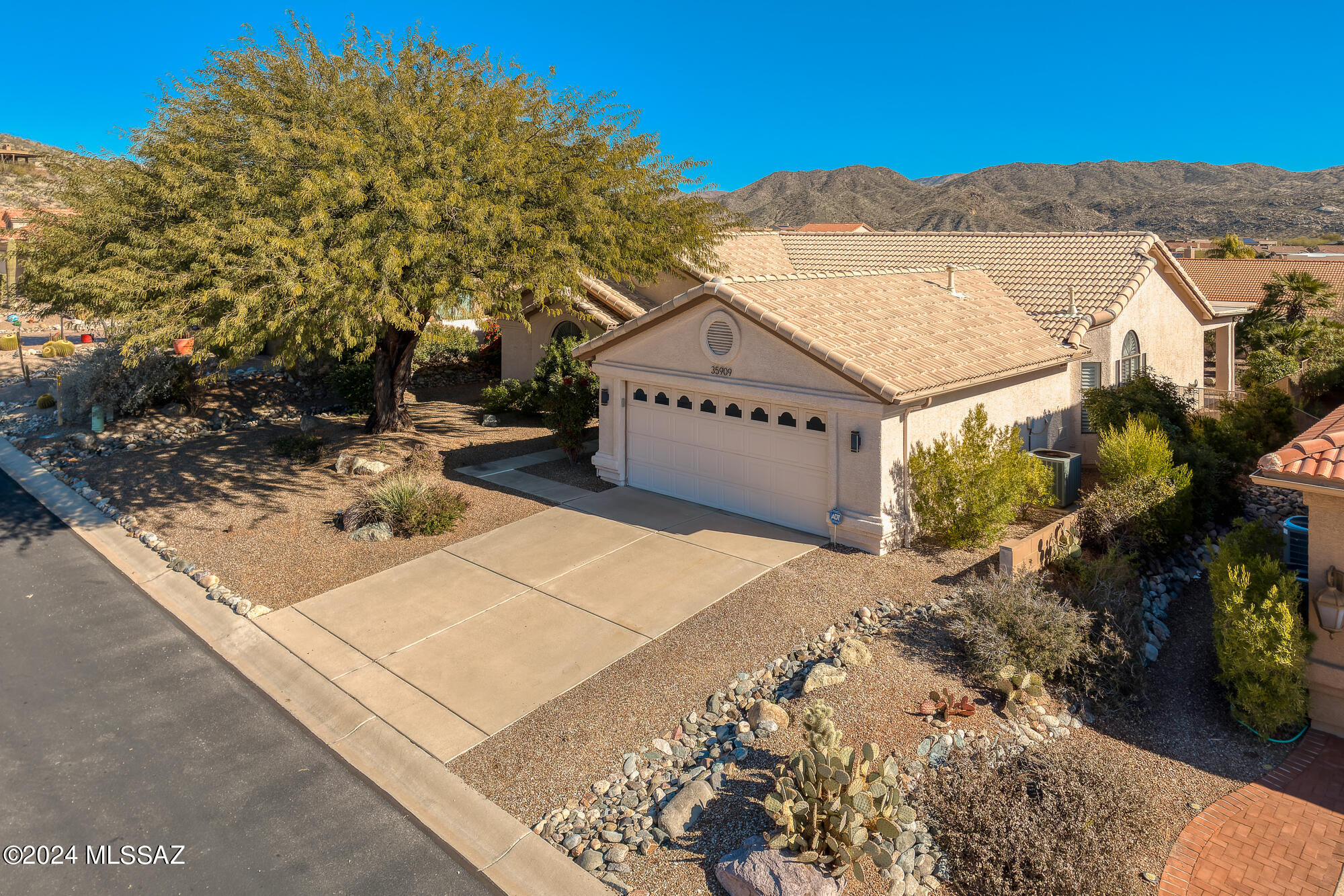 35909 Mesa Ridge Drive Saddlebrooke, AZ 85739 - Photo 2 of 42