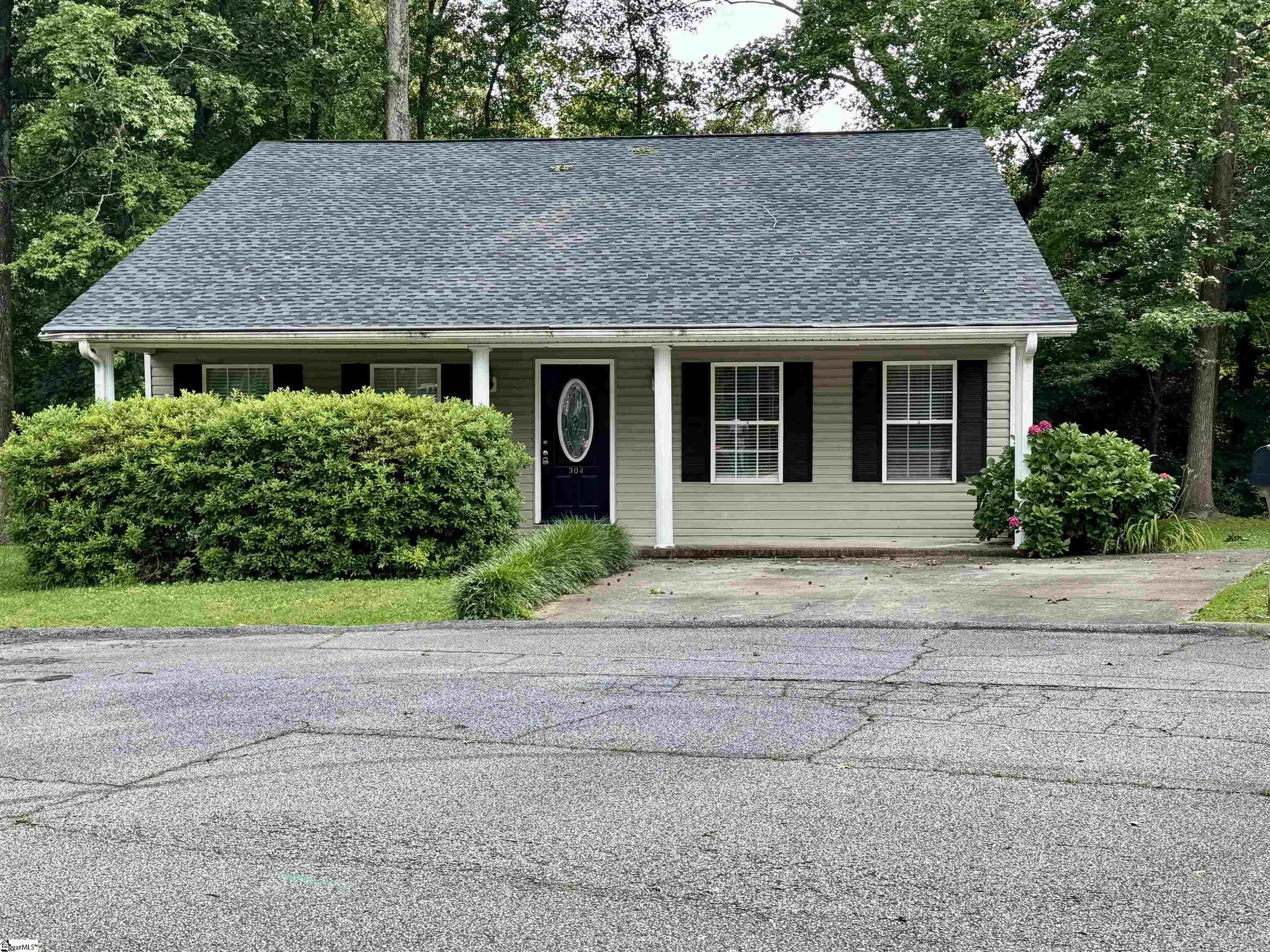 304 Tollgate Road Simpsonville, SC 29681 - Photo 1 of 32 Gallery Image 1
