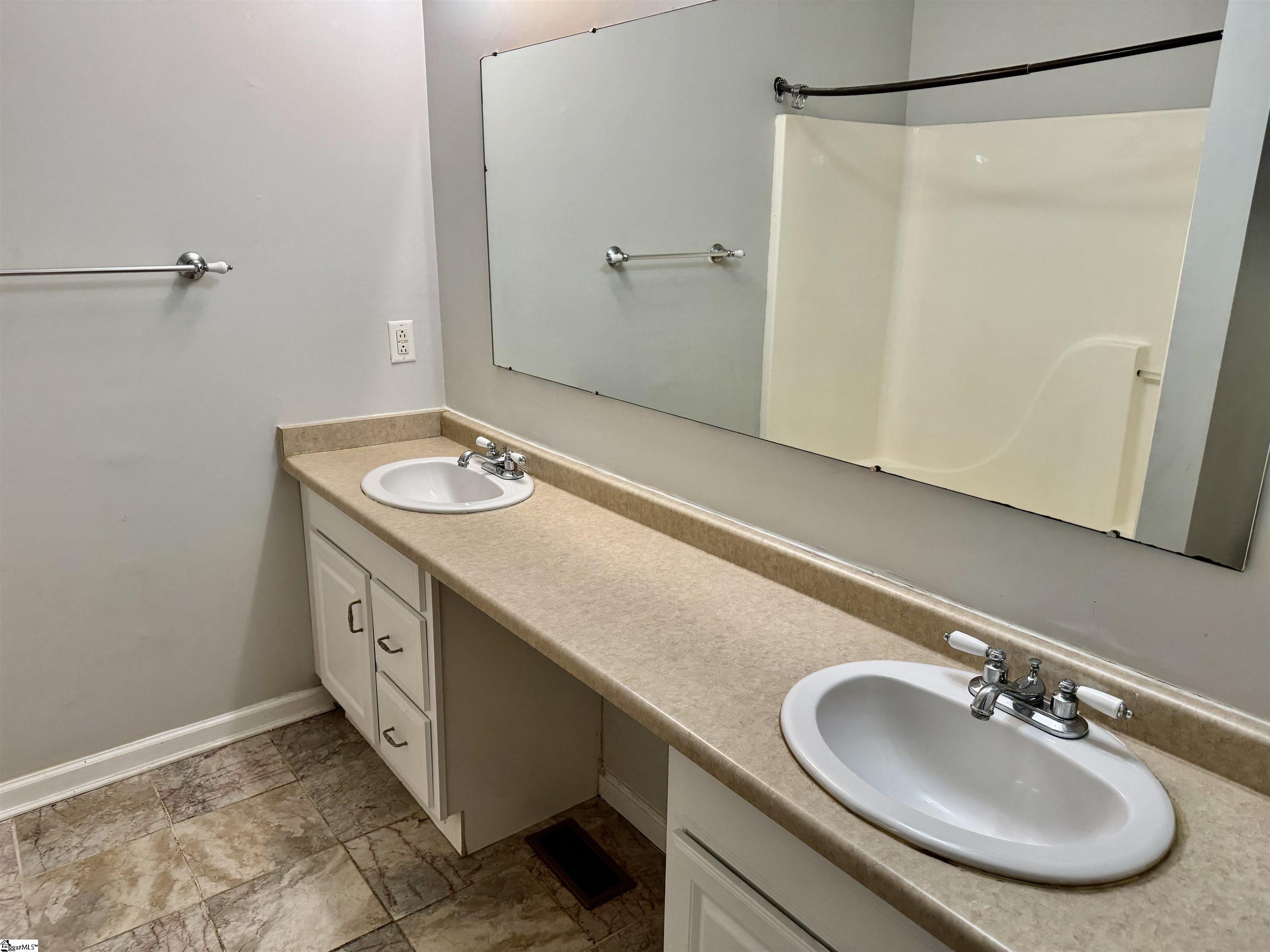 304 Tollgate Road Simpsonville, SC 29681 - Photo 25 of 32 Gallery Image 25