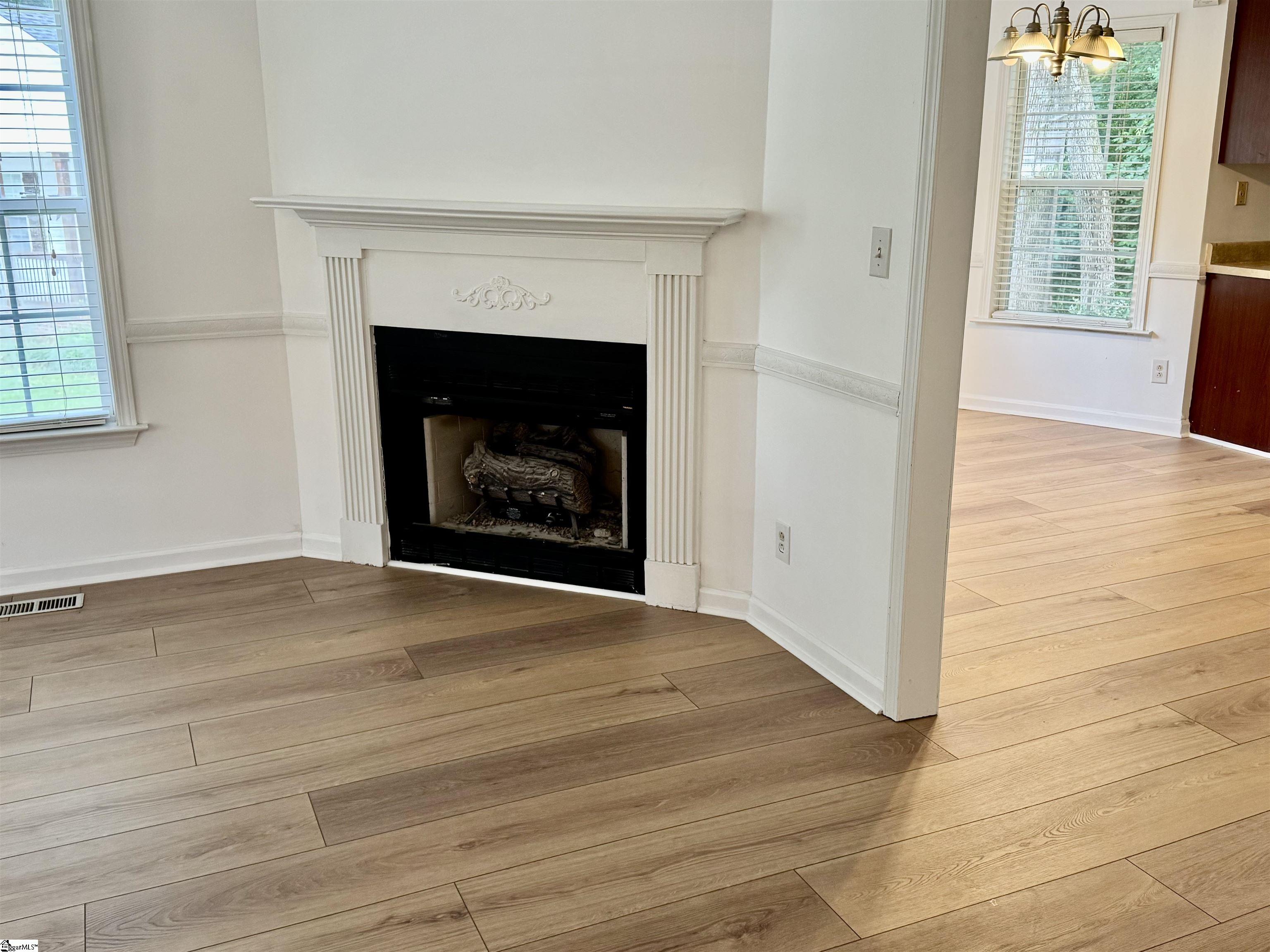 304 Tollgate Road Simpsonville, SC 29681 - Photo 5 of 32 Gallery Image 5