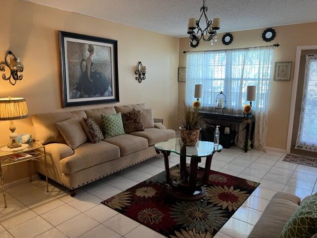 2007 Guildford East Boca Raton, FL 33434 - Photo 1 of 20 Living Room