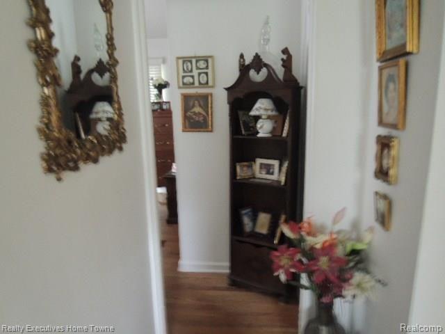 3442 Riverside Drive Port Huron, MI 48060 - Photo 13 of 17 DSCN2514.jpg