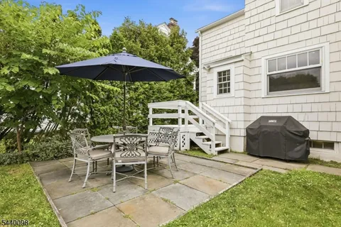 $899,000 | 31 Knollwood Avenue, Madison, NJ 07940