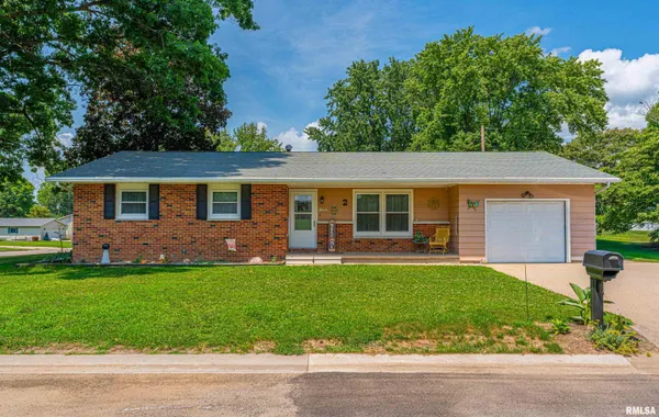 $145,000 | 2 Houser Court, Lincoln, IL 62656