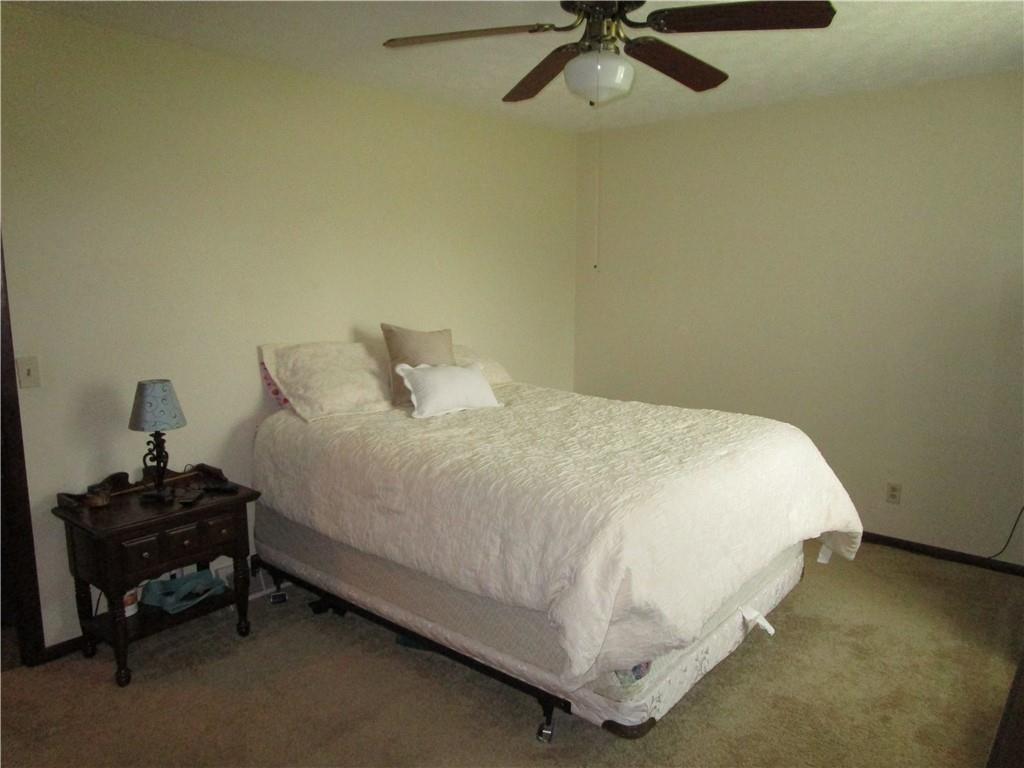 2872 Gull Lane Transfer, PA 16154 - Photo 16 of 26 Primary bedroom