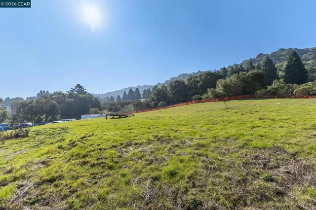 $1,999,000 | 90-90 Adobe Lane, Orinda, CA 94563