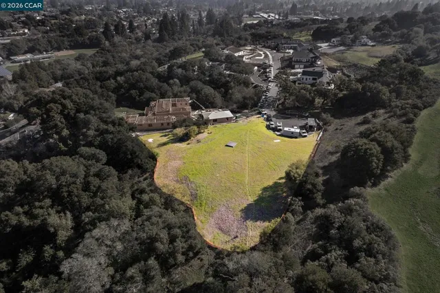 $1,999,000 | 90-90 Adobe Lane, Orinda, CA 94563