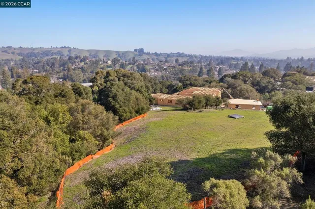 $1,999,000 | 90-90 Adobe Lane, Orinda, CA 94563