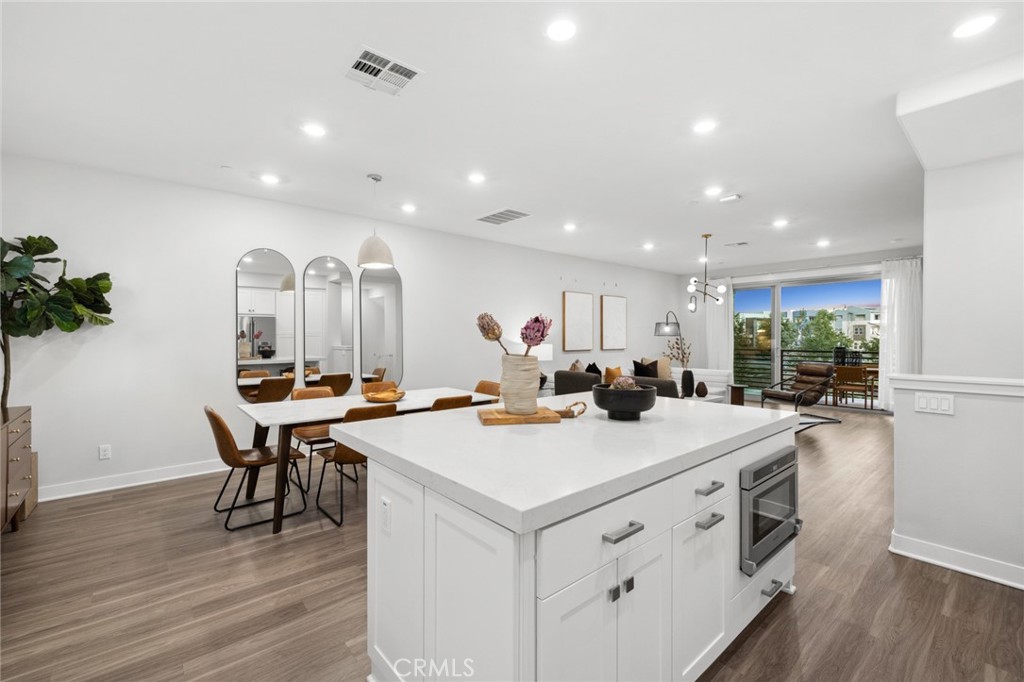 214 Keeper Irvine, CA 92618 - Photo 6 of 26