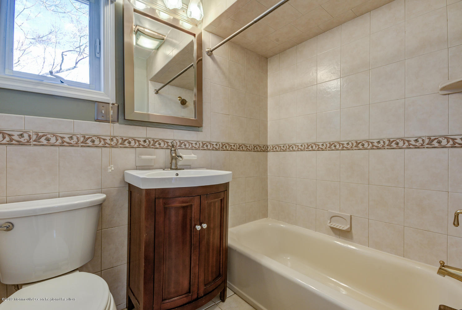 37 Ravine Drive Matawan, NJ 07747 - Photo 11 of 18 37 Ravine Dr Matawan NJ 07747-large-009-