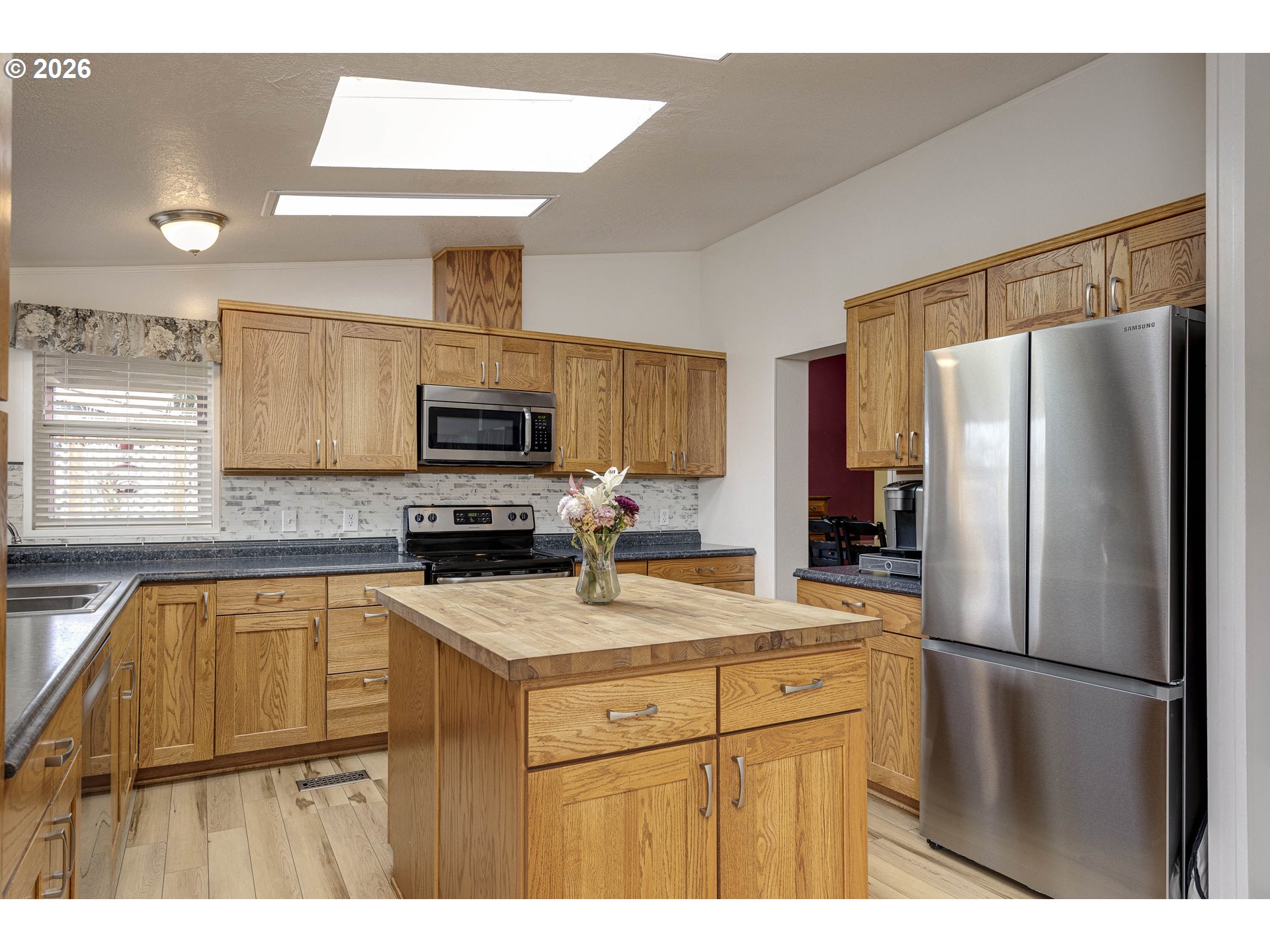 655 Northeast Burnett Road, Unit 9 McMinnville, OR 97128 - Photo 7 of 33