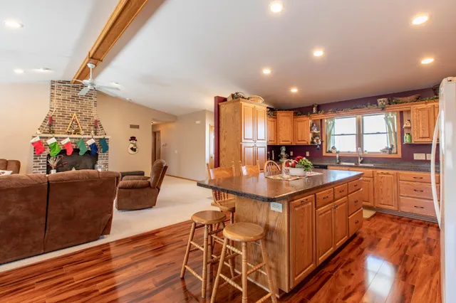 $830,000 | 57618 205th Avenue, Plainview, MN 55964