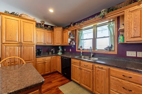 $830,000 | 57618 205th Avenue, Plainview, MN 55964