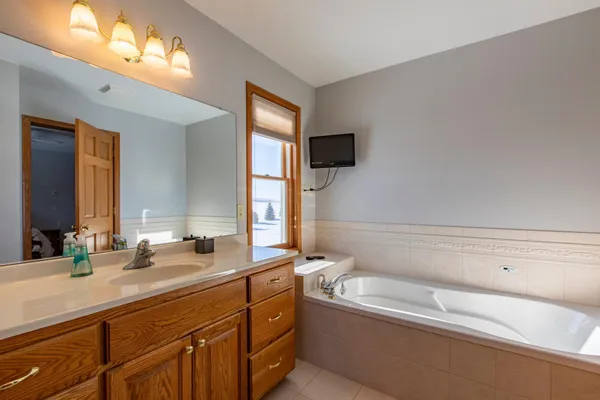 $830,000 | 57618 205th Avenue, Plainview, MN 55964