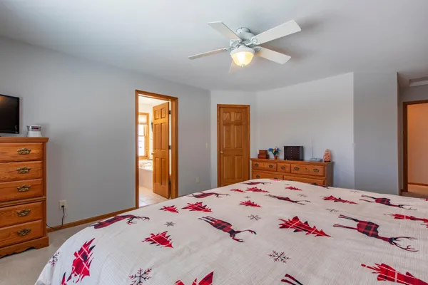 $799,900 | 57618 205th Avenue, Plainview, MN 55964