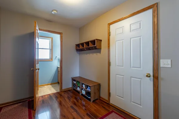 $799,900 | 57618 205th Avenue, Plainview, MN 55964