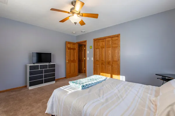 $799,900 | 57618 205th Avenue, Plainview, MN 55964