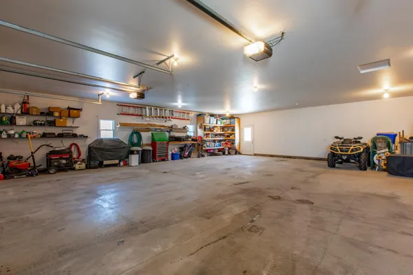 $799,900 | 57618 205th Avenue, Plainview, MN 55964