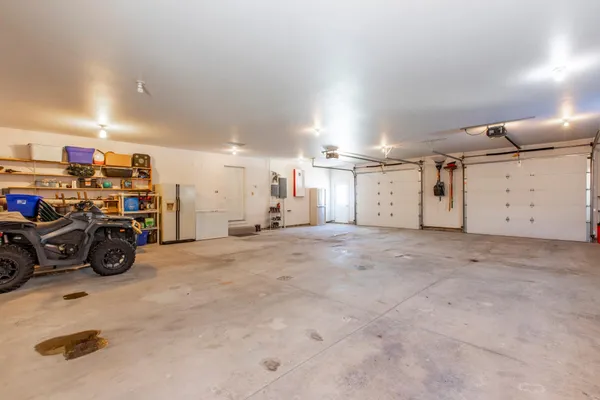 $799,900 | 57618 205th Avenue, Plainview, MN 55964