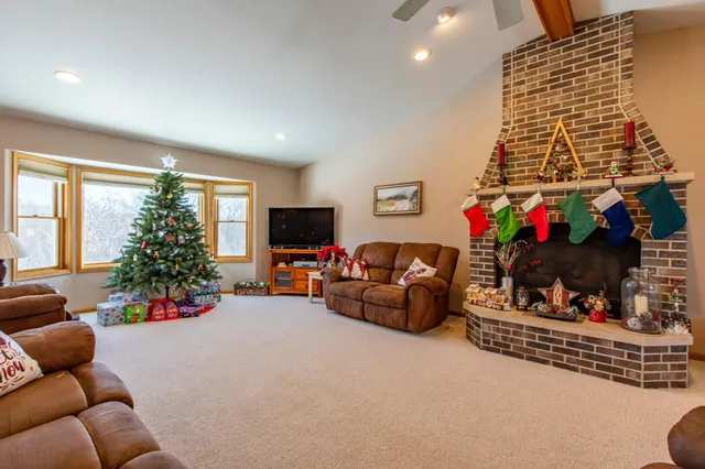 $830,000 | 57618 205th Avenue, Plainview, MN 55964