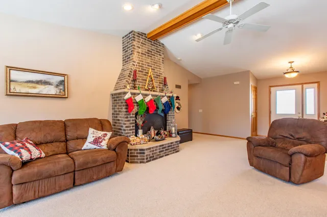 $830,000 | 57618 205th Avenue, Plainview, MN 55964