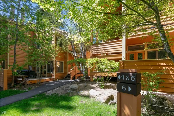 $1,265,000 | 170 Village Boulevard, Unit 4, Incline Village, NV 89451