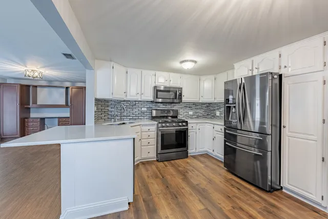 $2,800 | 8912 South Ryan Road, Hometown, IL 60456