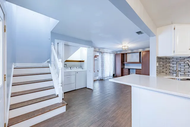 $2,800 | 8912 South Ryan Road, Hometown, IL 60456