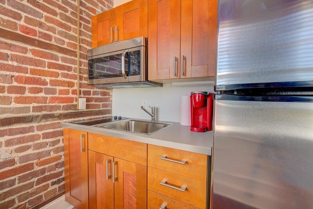 235 Meeting Street Charleston, SC 29401 - Photo 12 of 85 235 Meeting Carolina Suite 11