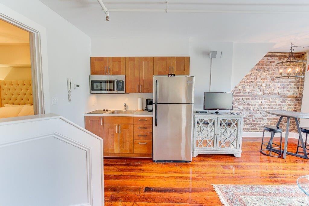 235 Meeting Street Charleston, SC 29401 - Photo 23 of 85 235 Meeting Charleston Suite 4