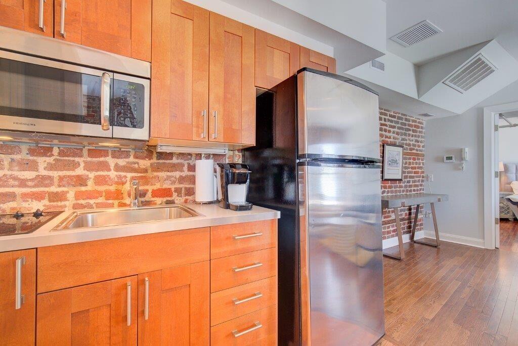 235 Meeting Street Charleston, SC 29401 - Photo 39 of 85 235 Meeting Manhattan Suite 7