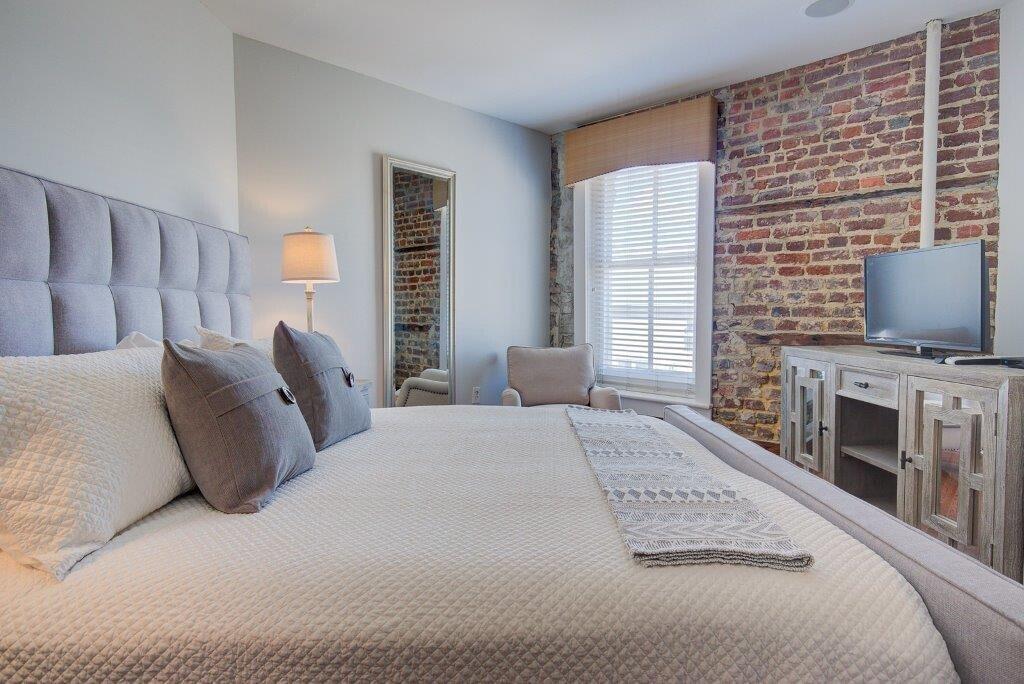 235 Meeting Street Charleston, SC 29401 - Photo 42 of 85 235 Meeting Manhattan Suite 10