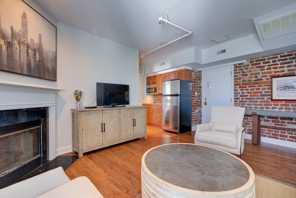 235 Meeting Street Charleston, SC 29401 - Photo 46 of 85 235 Meeting Manhattan Suite 14