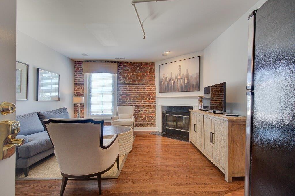 235 Meeting Street Charleston, SC 29401 - Photo 48 of 85 235 Meeting Manhattan Suite 16