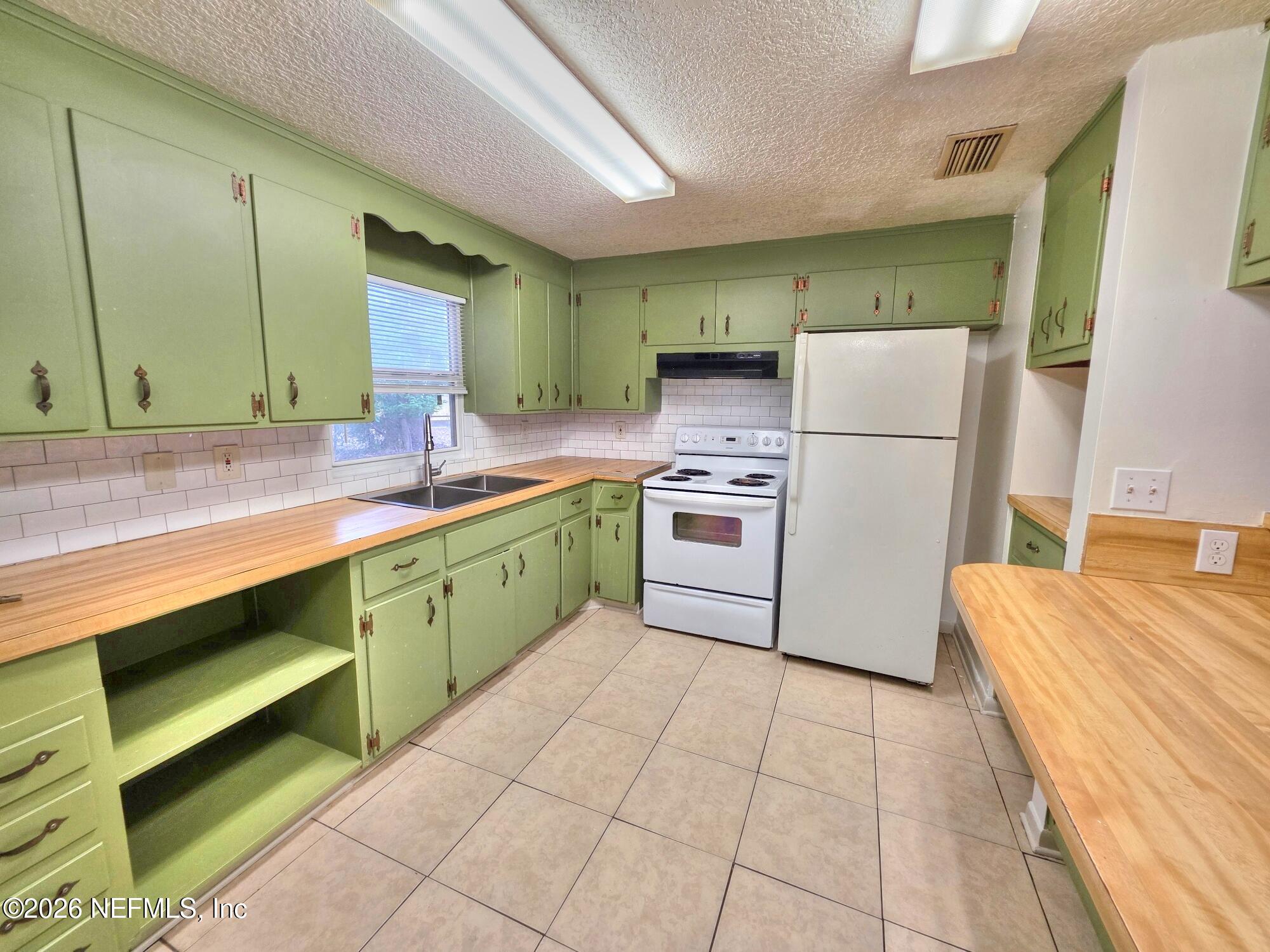 2805 Prospect Street Jacksonville, FL 32254 - Photo 12 of 22 20260108_131347_resized_1_tonemapped