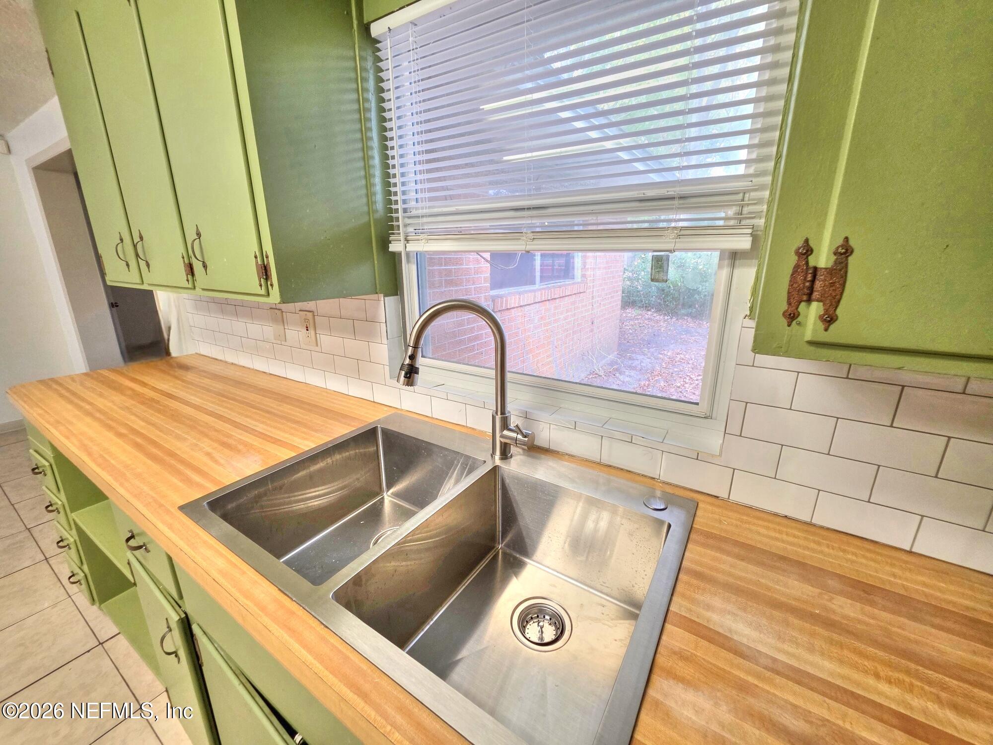 2805 Prospect Street Jacksonville, FL 32254 - Photo 13 of 22 20260108_131355_resized_1_tonemapped