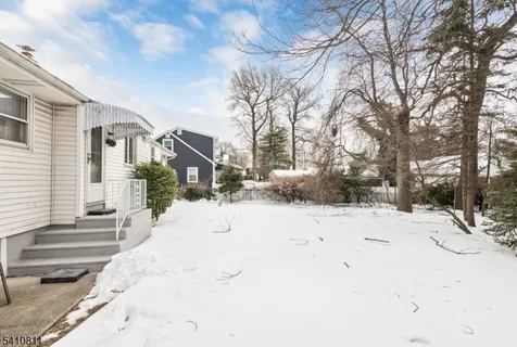 $575,000 | 25 Madison Avenue, Rochelle Park, NJ 07662