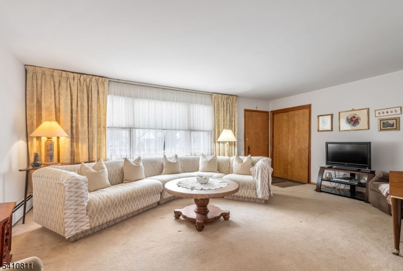 25 Madison Avenue Rochelle Park, NJ 07662 - Photo 2 of 17