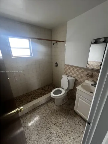 $1,950 | 619 Southwest 11th Avenue, Unit 2, Miami, FL 33130