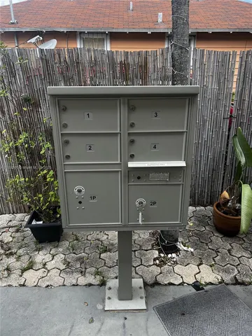 $1,950 | 619 Southwest 11th Avenue, Unit 2, Miami, FL 33130