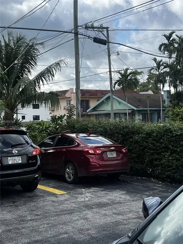 $1,950 | 619 Southwest 11th Avenue, Unit 2, Miami, FL 33130