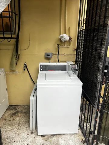 $1,950 | 619 Southwest 11th Avenue, Unit 2, Miami, FL 33130