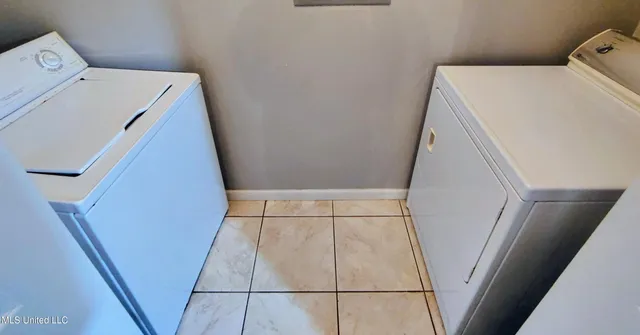 $1,100 | 5080 Gautier Vancleave Road, Unit E7, Gautier, MS 39553