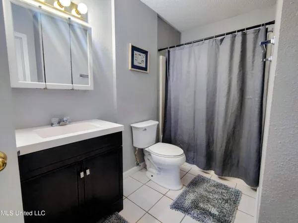 $1,075 | 5080 Gautier Vancleave Road, Unit E7, Gautier, MS 39553