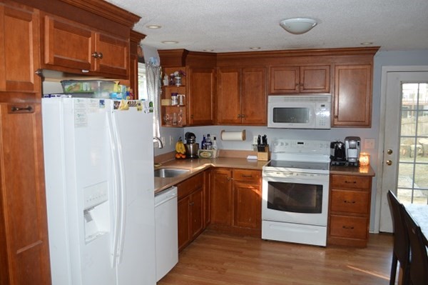 8 Dana Lane Wareham, MA 02538 - Photo 3 of 22