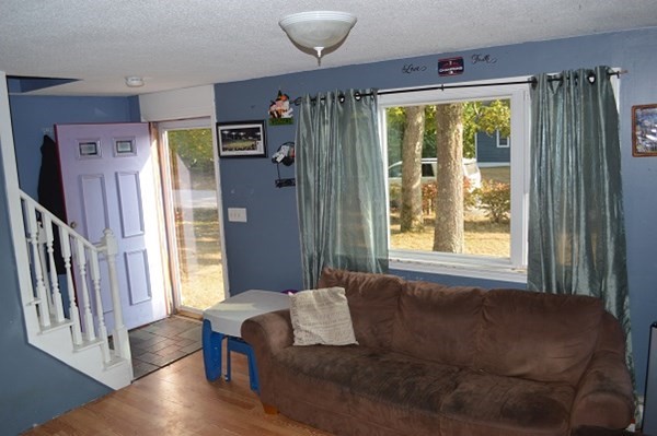 8 Dana Lane Wareham, MA 02538 - Photo 4 of 22